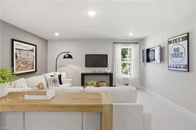 1318 Wharf Hill DR, Smithfield, VA 23430