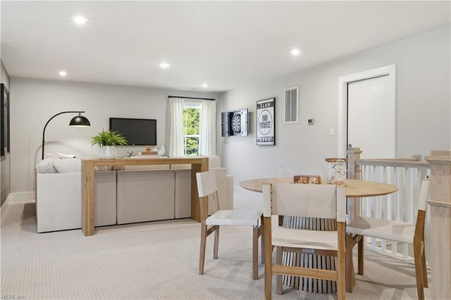 1318 Wharf Hill DR, Smithfield, VA 23430