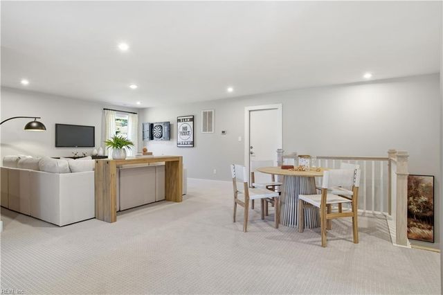 1318 Wharf Hill DR, Smithfield, VA 23430