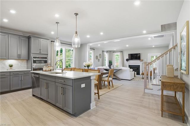 1318 Wharf Hill DR, Smithfield, VA 23430