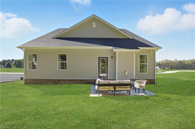 1318 Wharf Hill DR, Smithfield, VA 23430