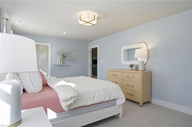 1318 Wharf Hill DR, Smithfield, VA 23430