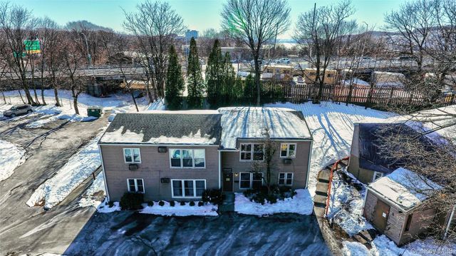 19 Gerald Drive B2, Poughkeepsie, NY 12601