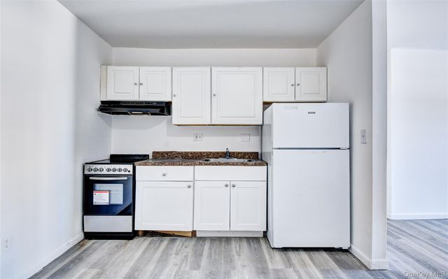 19 Gerald Drive B2, Poughkeepsie, NY 12601