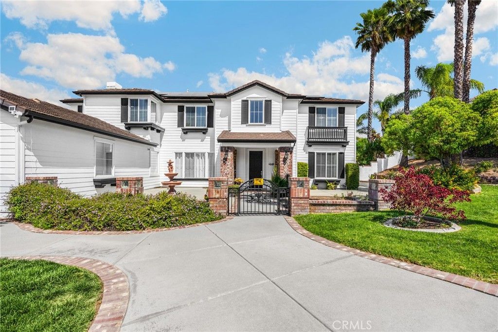 Image 10 of property listing at 17073 Grove Drive, Riverside, CA 92503