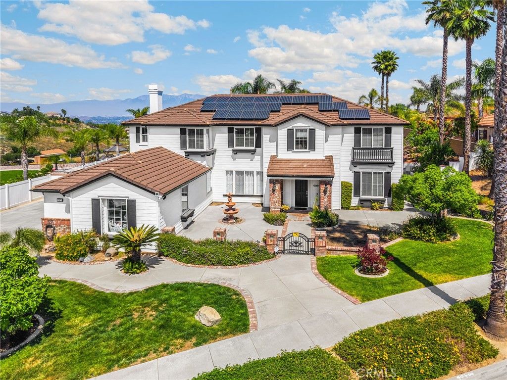 Image 2 of property listing at 17073 Grove Drive, Riverside, CA 92503