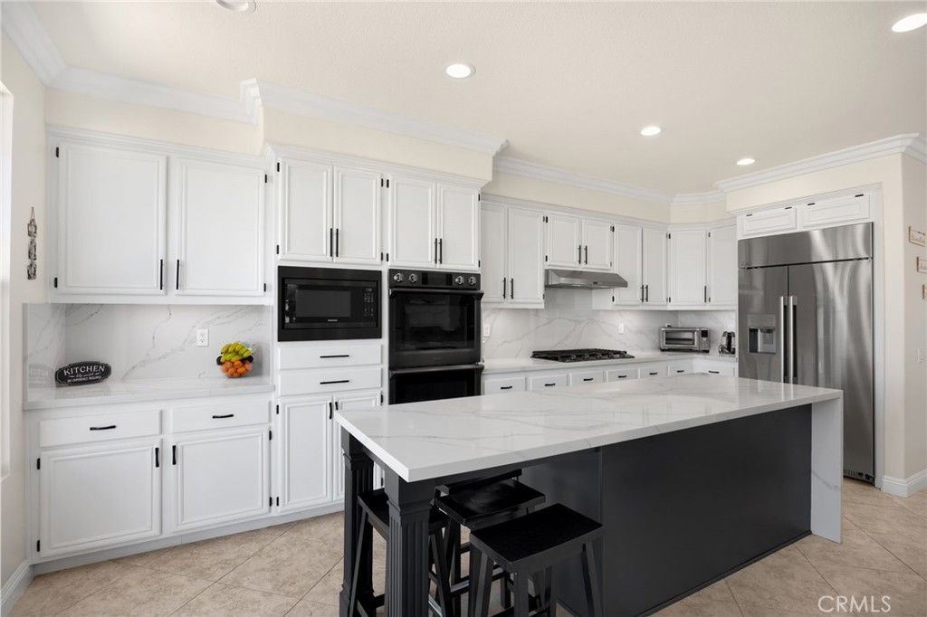 Image 20 of property listing at 17073 Grove Drive, Riverside, CA 92503