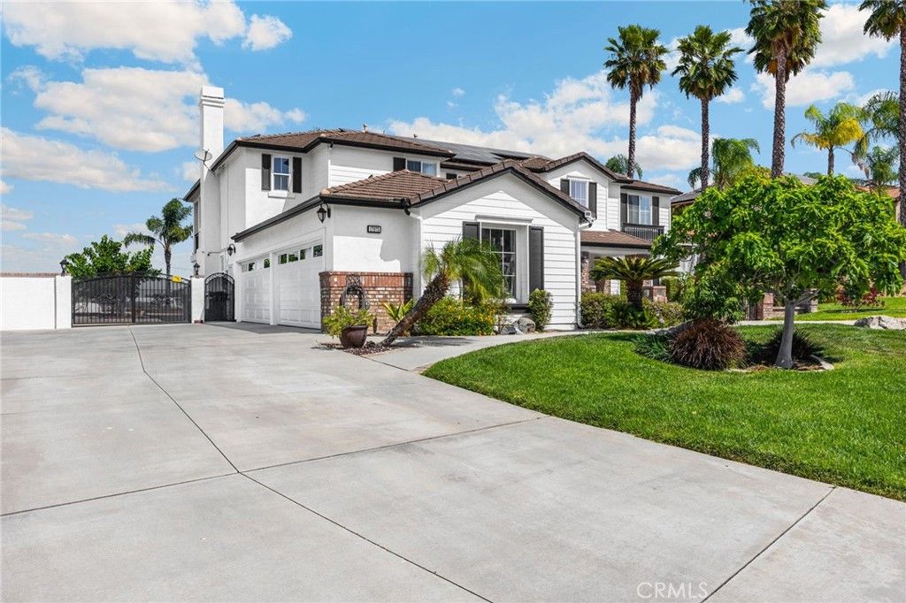 Image 4 of property listing at 17073 Grove Drive, Riverside, CA 92503