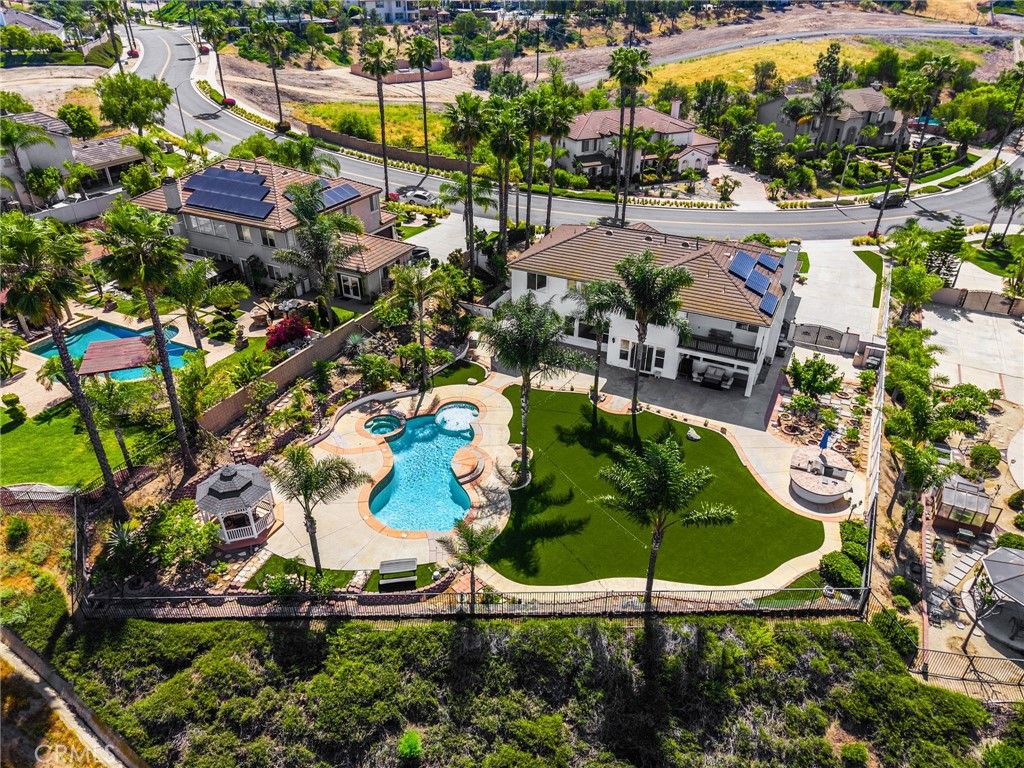 Image 6 of property listing at 17073 Grove Drive, Riverside, CA 92503