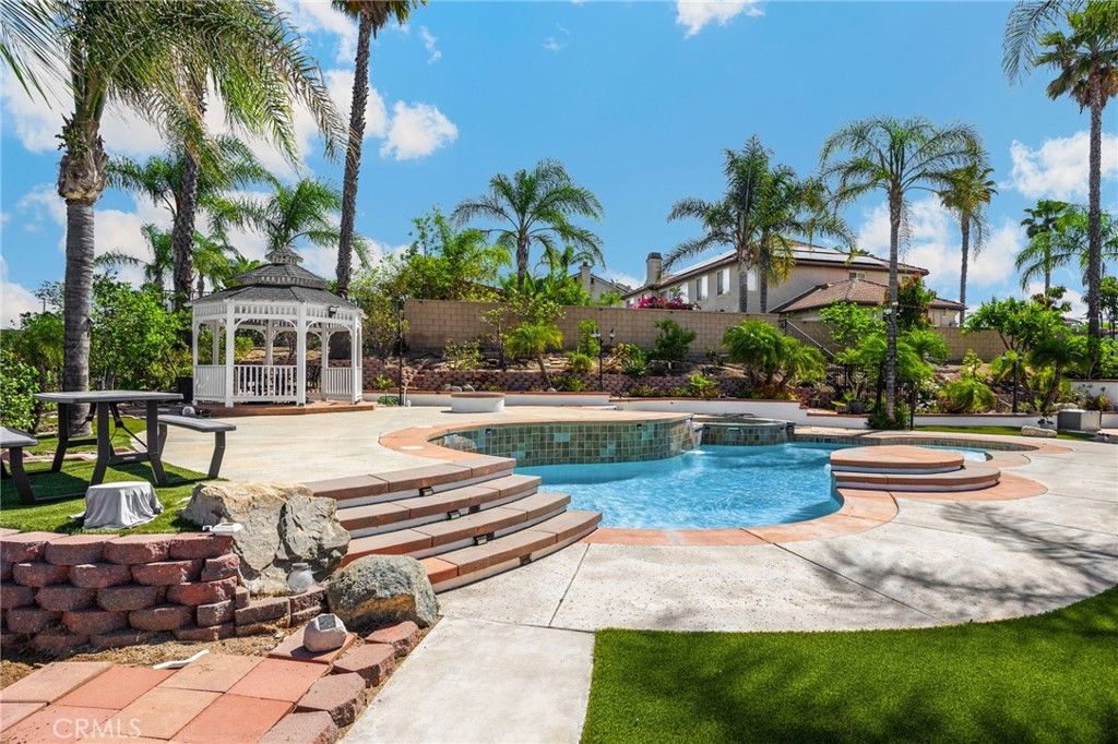 Image 9 of property listing at 17073 Grove Drive, Riverside, CA 92503