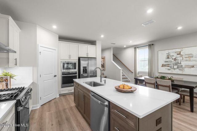7100 Mcfarland Drive NE, Leland, NC 28451
