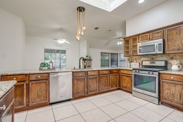 1104 Angel Fire Lane, Arlington, TX 76001