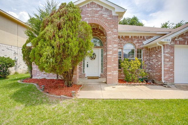 1104 Angel Fire Lane, Arlington, TX 76001