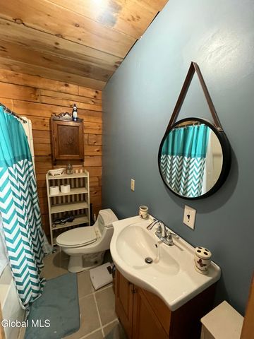 47 Valley View Way, Hebron, NY 12865