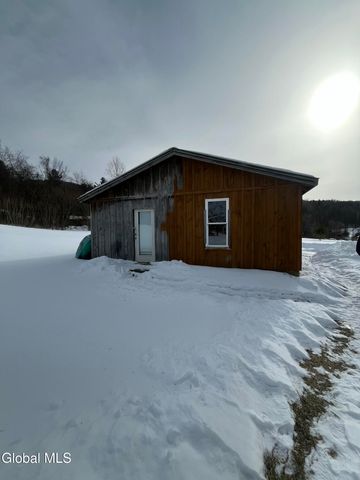 47 Valley View Way, Hebron, NY 12865