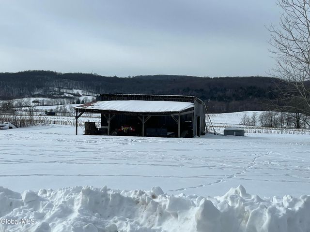 47 Valley View Way, Hebron, NY 12865