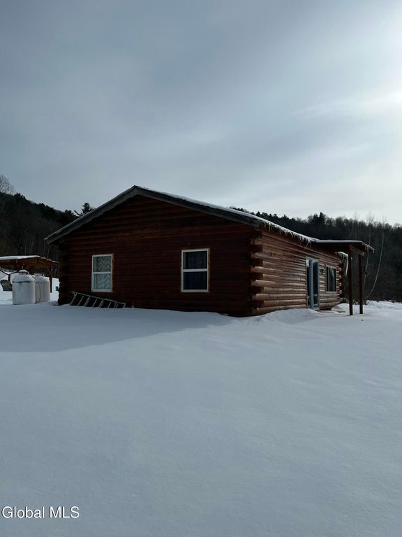 47 Valley View Way, Hebron, NY 12865