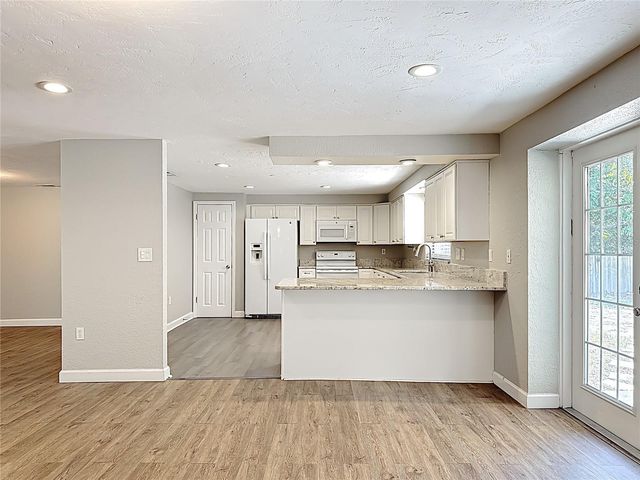 2144 OAK TERRACE, Sarasota, FL 34231