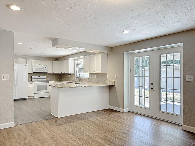 2144 OAK TERRACE, Sarasota, FL 34231