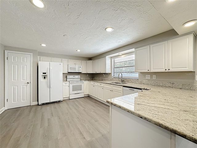 2144 OAK TERRACE, Sarasota, FL 34231