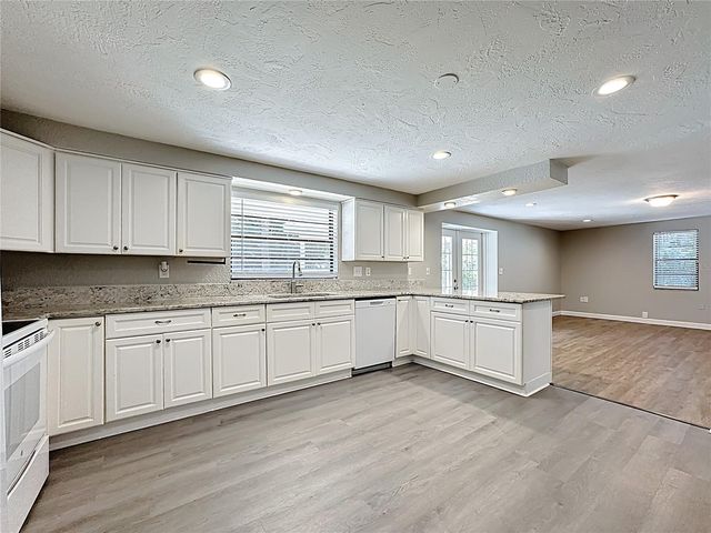 2144 OAK TERRACE, Sarasota, FL 34231