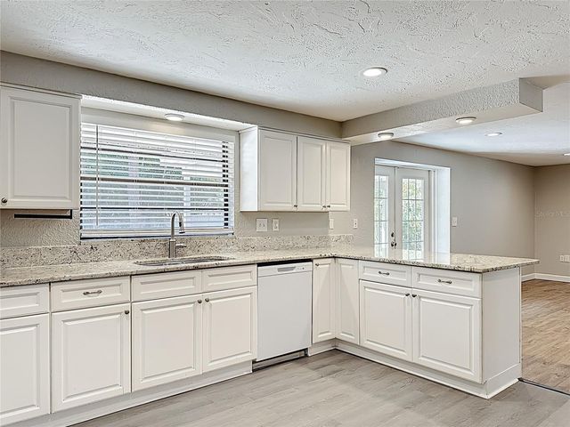 2144 OAK TERRACE, Sarasota, FL 34231