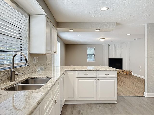 2144 OAK TERRACE, Sarasota, FL 34231