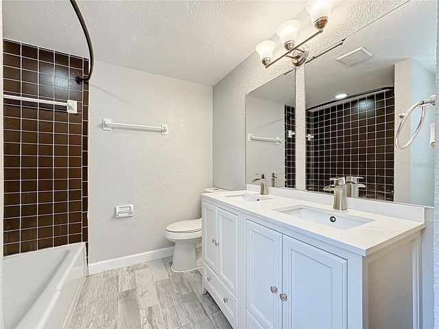 2144 OAK TERRACE, Sarasota, FL 34231