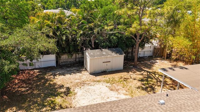 2144 OAK TERRACE, Sarasota, FL 34231