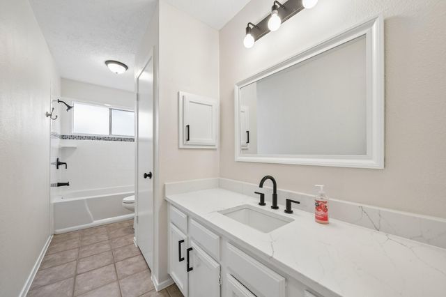 1904 Floyd Road, League City, TX 77573