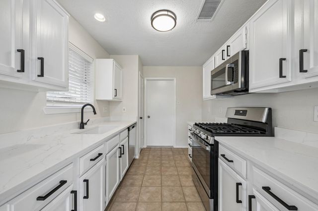 1904 Floyd Road, League City, TX 77573