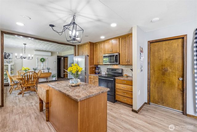 27930 Hoehn Road, Sedro Woolley, WA 98284