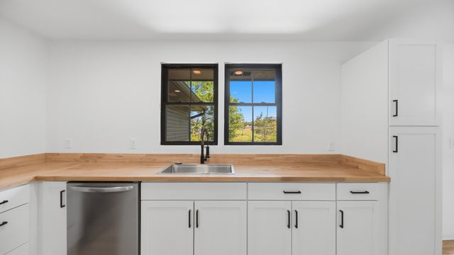 615 N Valley Drive, Chattanooga, TN 37415