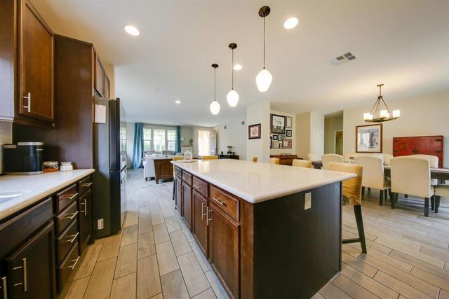1382 Cathedral Oaks Rd, Chula Vista, CA 91913