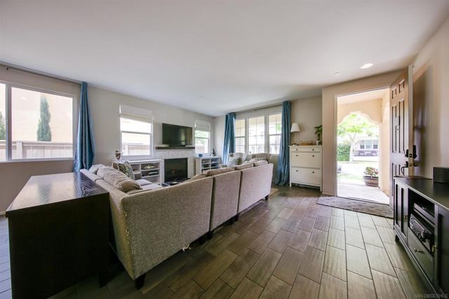 1382 Cathedral Oaks Rd, Chula Vista, CA 91913