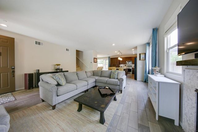 1382 Cathedral Oaks Rd, Chula Vista, CA 91913