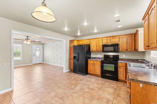 100 Maggie Loop, Pottsville, AR 72858