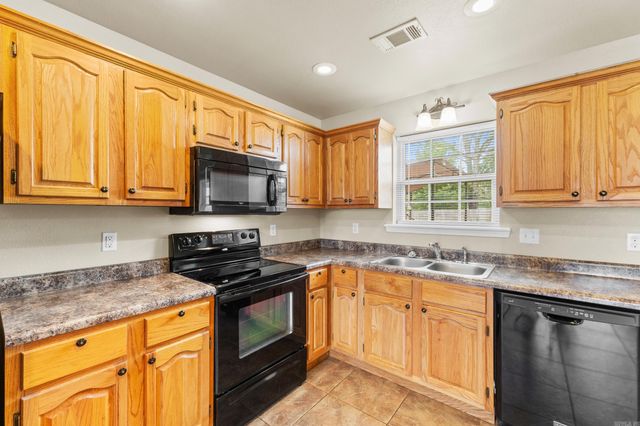 100 Maggie Loop, Pottsville, AR 72858