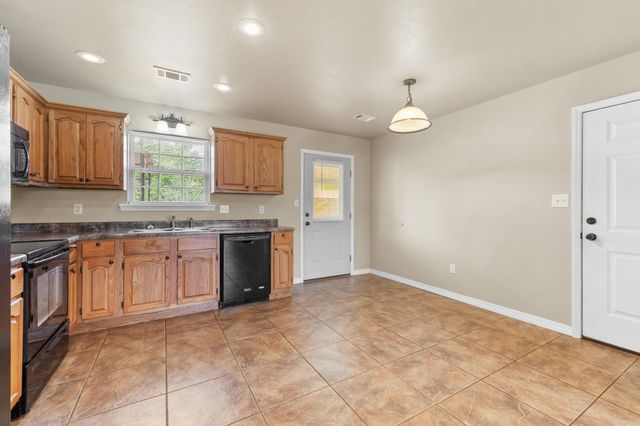 100 Maggie Loop, Pottsville, AR 72858