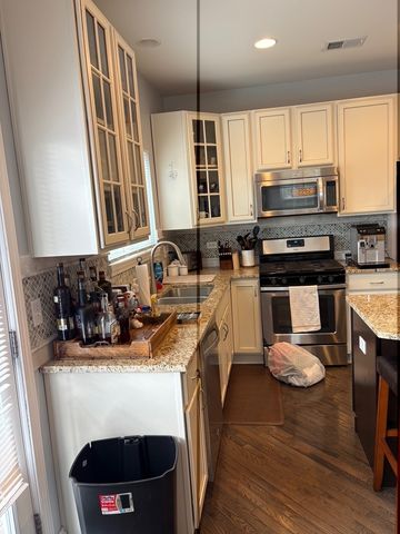 3291 Coral Lane, Glenview, IL 60026