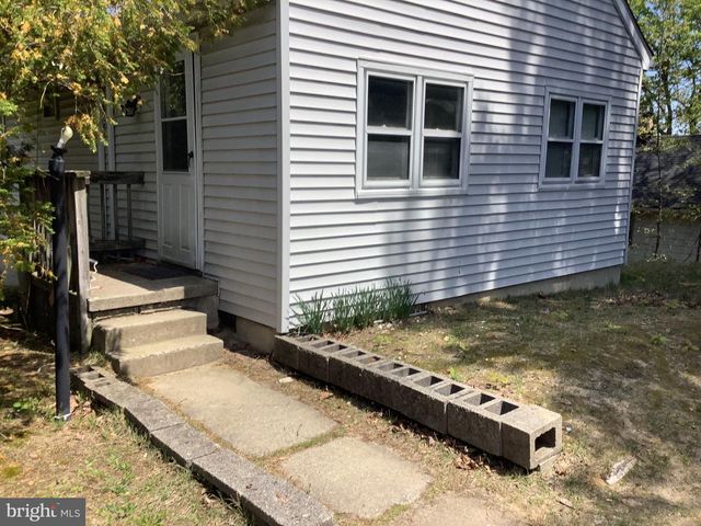 21 DAVIS AVE, Clementon, NJ 08021