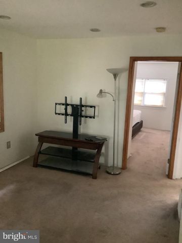 21 DAVIS AVE, Clementon, NJ 08021