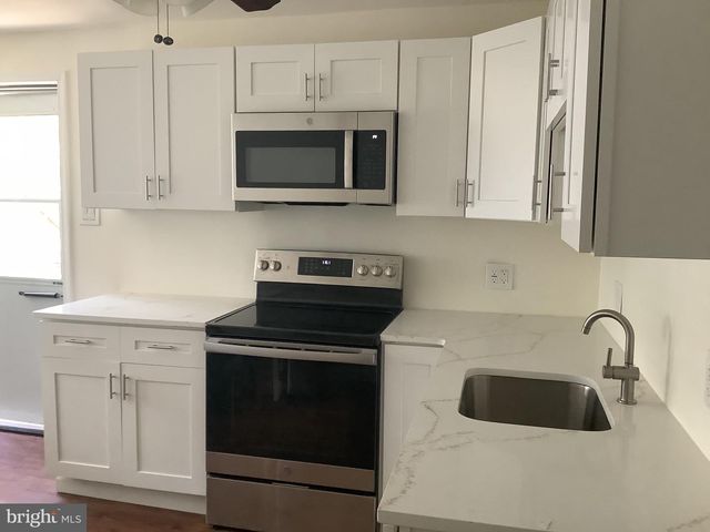21 DAVIS AVE, Clementon, NJ 08021