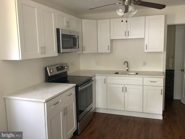 21 DAVIS AVE, Clementon, NJ 08021