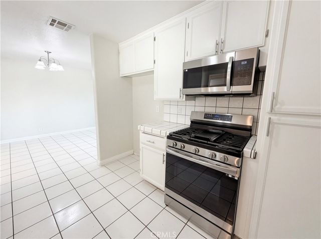 15011 Mission Street, Hesperia, CA 92345
