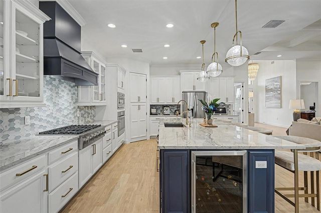 218 HAWK TALON DRIVE, Lithia, FL 33547