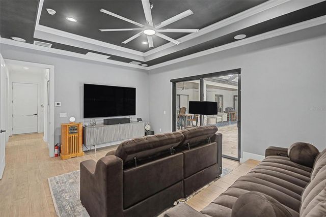 218 HAWK TALON DRIVE, Lithia, FL 33547