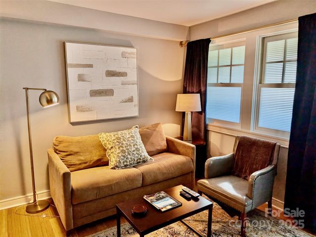 37 Hiawassee Street E202, Asheville, NC 28801