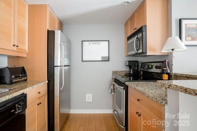 37 Hiawassee Street E202, Asheville, NC 28801