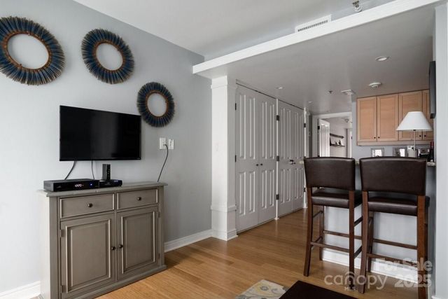 37 Hiawassee Street E202, Asheville, NC 28801